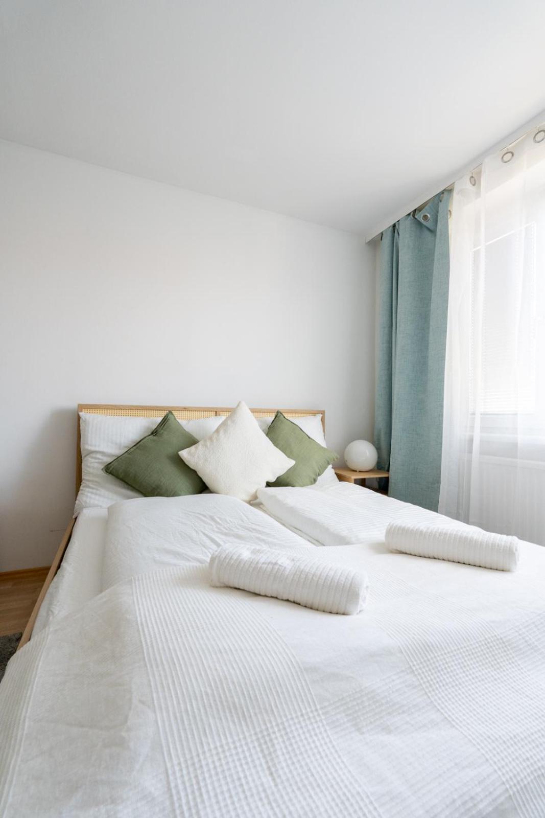 Two Bedrooms - 85 Squaremeters - 4 Min To U6 Dresdner Str Відень Екстер'єр фото